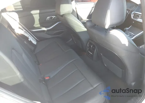 2021 BMW 330I z USA, uszkodzony, nr VIN 3MW5R1J06M8B69318